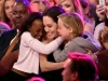 Angelina Jolie (insieme alle figlie Zahara e Shiloh) ai Kid\'s Choice Awards